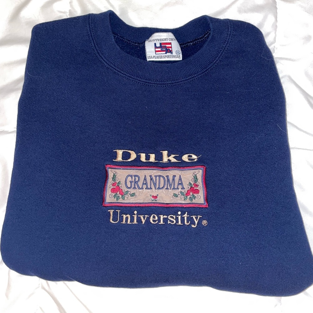 Crewneck/Sweatshirt 
•Navy blue grandma duke university 
•Size XXL